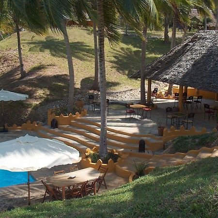 Kinasi Lodge Utende Buitenkant foto